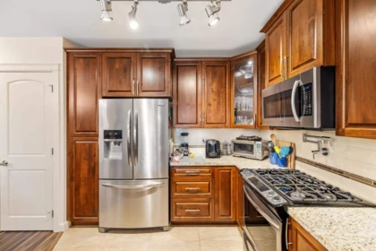 Walk-In Closet Photo of 114 2860 Trethewey Street, Abbotsford, BC
