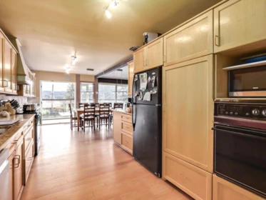 Kitchen Island Photo of 534 Beachview Drive, North Vancouver, BC
