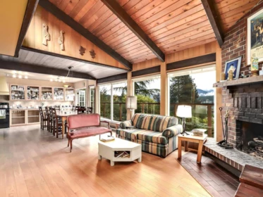 Primary Bedroom Photo of 534 Beachview Drive, North Vancouver, BC