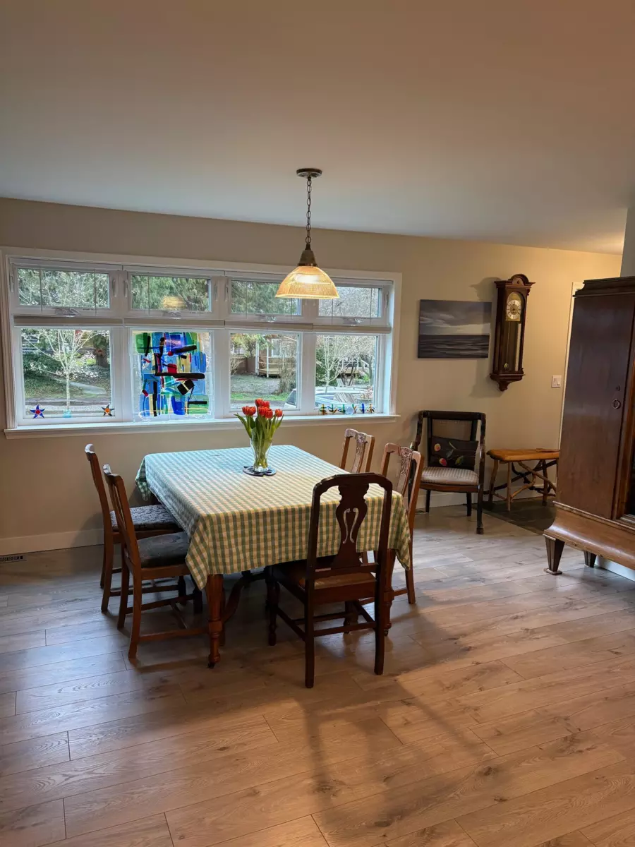 Dining Area Photo of 5702 Medusa Street, Sechelt, BC