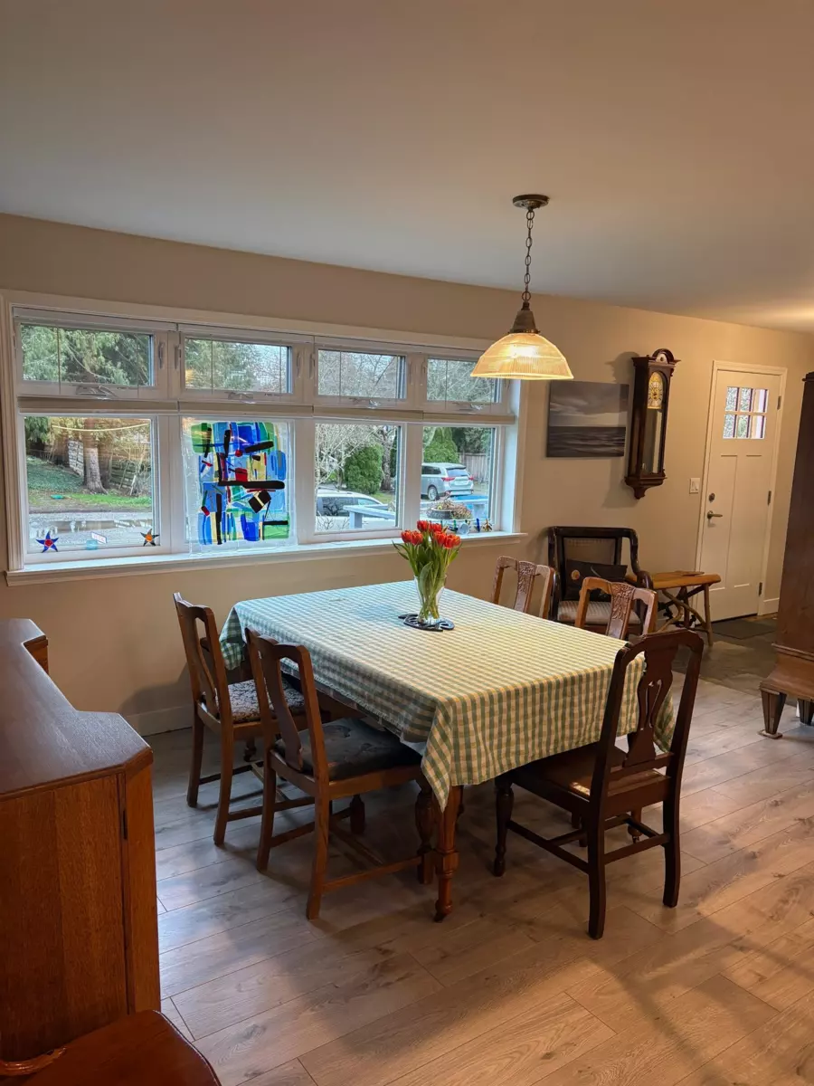 Family Room Photo of 5702 Medusa Street, Sechelt, BC