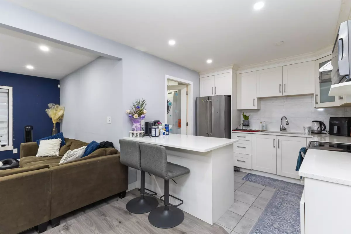 Dining Area Photo of 6860 134 Street, Surrey, BC
