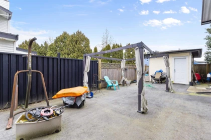Swimming Pool Photo of 6860 134 Street, Surrey, BC