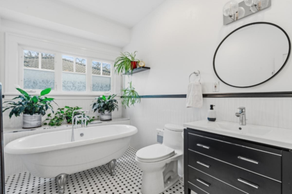 Laundry Room Photo of 3574 East Boulevard, Vancouver, BC