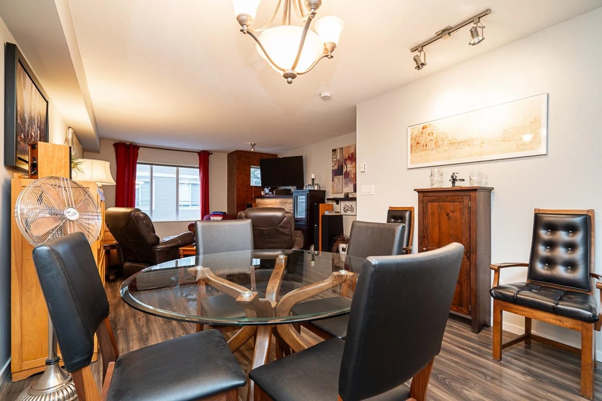 Family Room Photo of 79 15155 62a Avenue, Surrey, BC