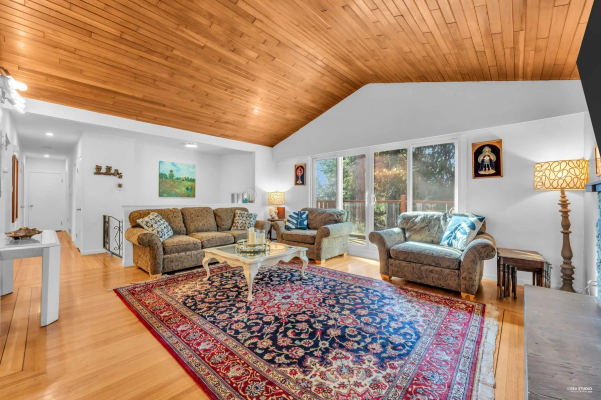 Family Room Photo of 5325 Marine Drive, West Vancouver, BC