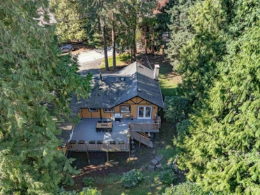 Garden / Landscaping Photo of 5325 Marine Drive, West Vancouver, BC