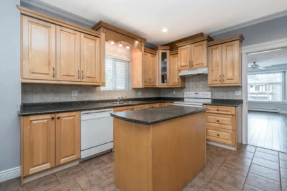 Powder Room Photo of 15688 88 Avenue, Surrey, BC