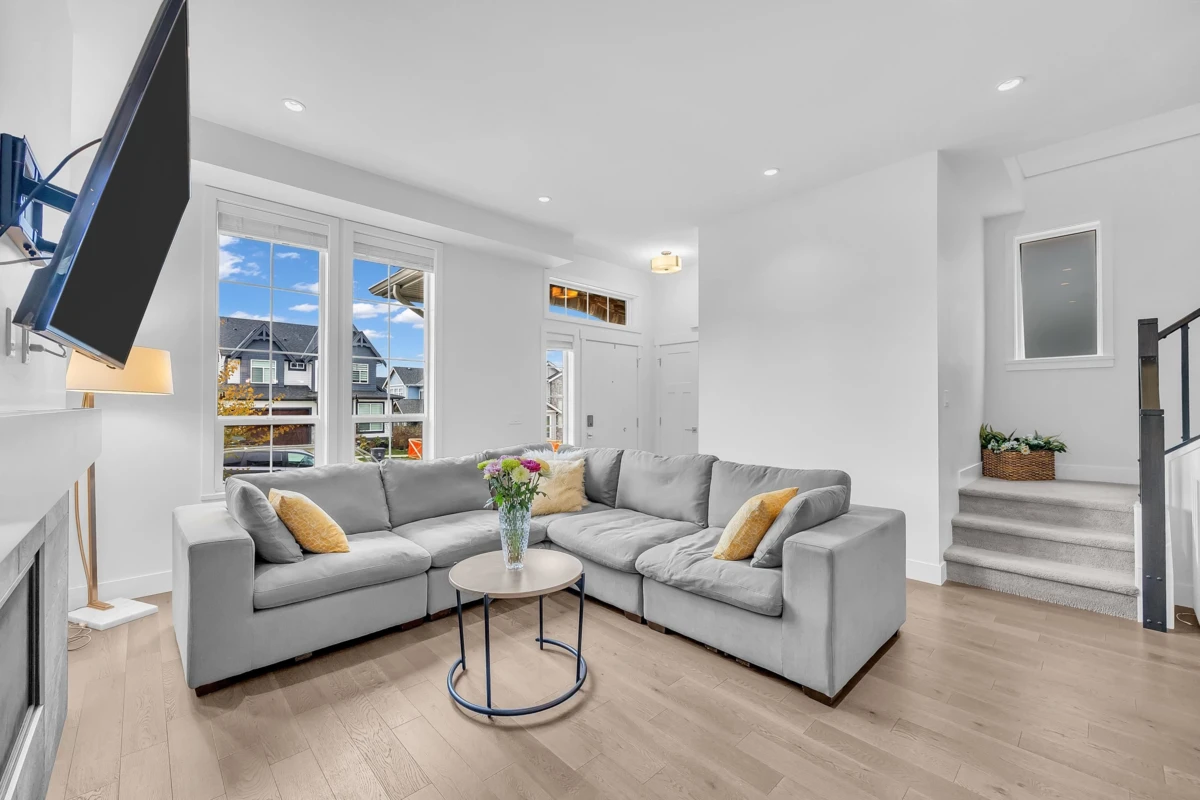 Family Room Photo of 16549 21 Avenue, Surrey, BC