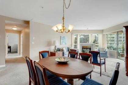 Kitchen Island Photo of 504 1600 Hornby Street, Vancouver, BC