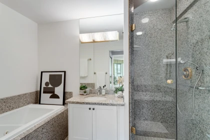 Powder Room Photo of 504 1600 Hornby Street, Vancouver, BC