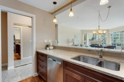 Walk-In Closet Photo of 504 1600 Hornby Street, Vancouver, BC