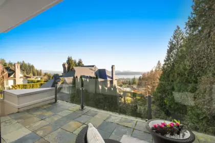 Guest Bathroom Photo of 2490 Westhill Court, West Vancouver, BC