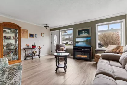 45475 Meadowbrook Drive, Chilliwack, BC, Chilliwack — Single Family Residence for sale
