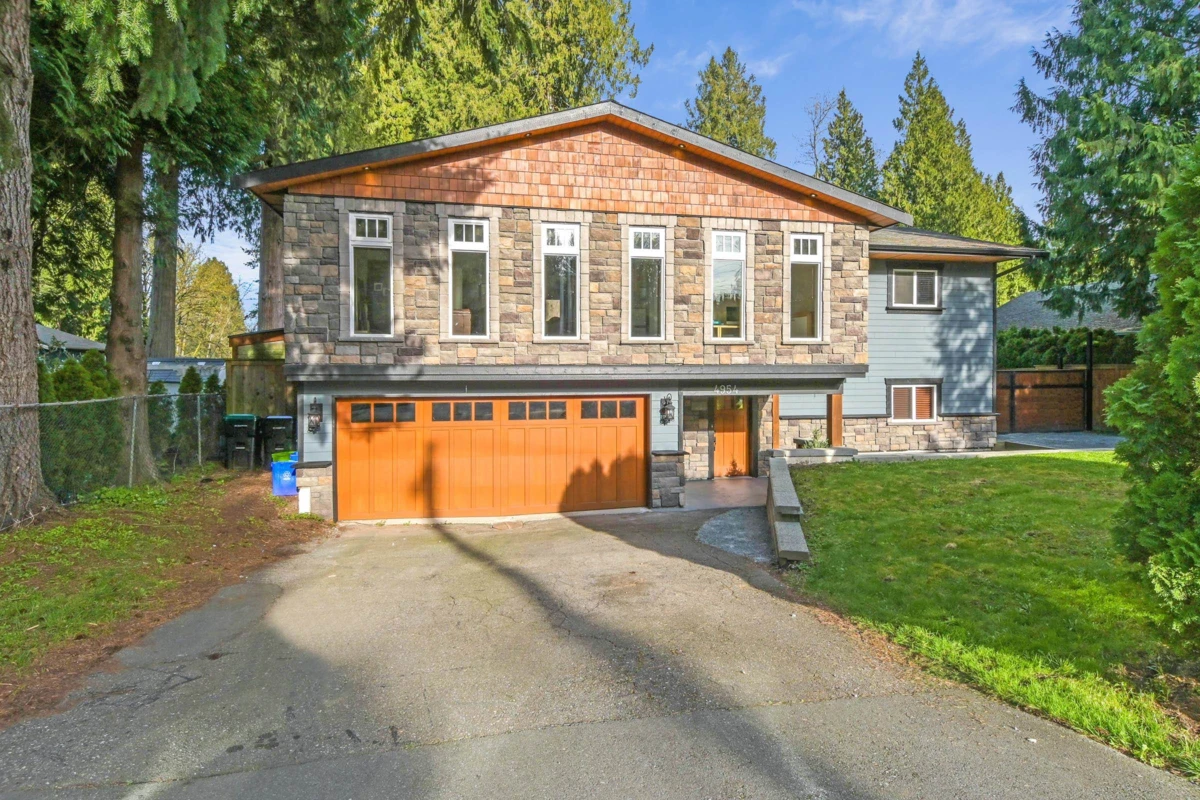 Living Room Photo of 4954 203 Street, Langley, BC