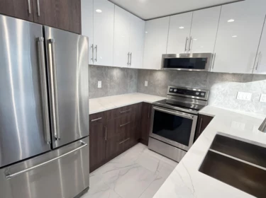 Kitchen Island Photo of 206 11703 Fraser Street, Maple Ridge, BC