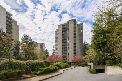 Front Yard Photo of 1506 6689 Willingdon Avenue, Burnaby, BC