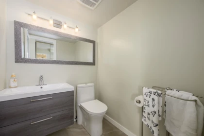 Guest Bathroom Photo of 1506 6689 Willingdon Avenue, Burnaby, BC