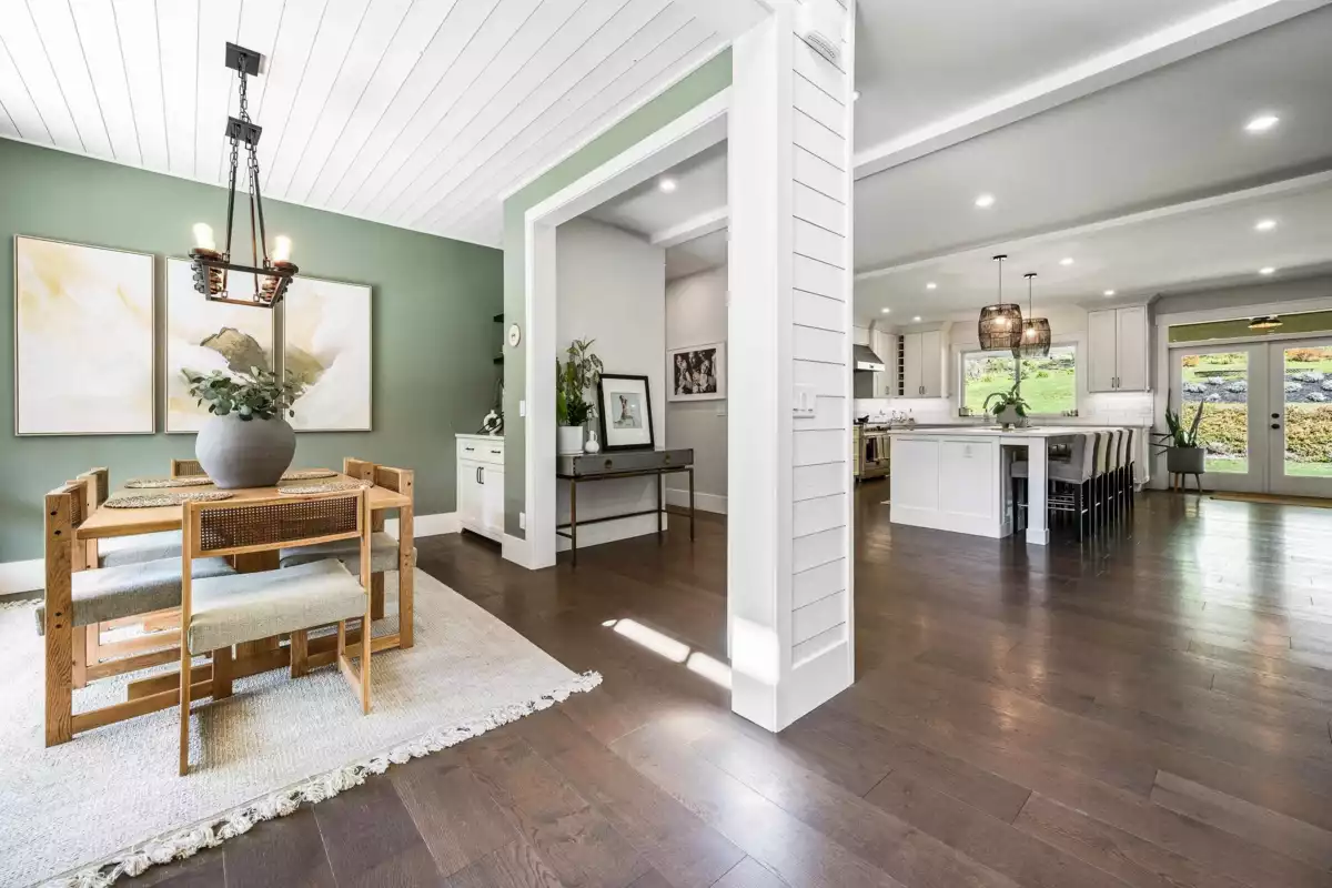 Dining Area Photo of 49439 Chilliwack Lake Road, Chilliwack, BC