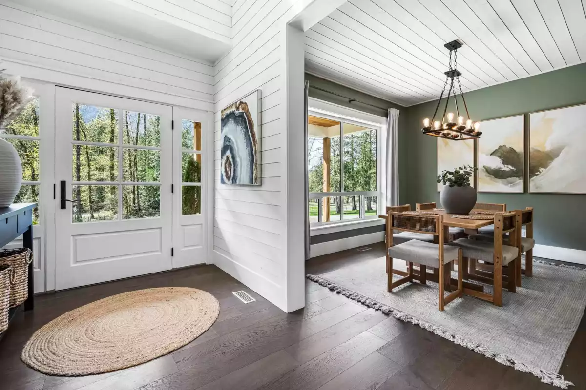 Family Room Photo of 49439 Chilliwack Lake Road, Chilliwack, BC