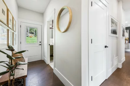 Entry Foyer Photo of 49439 Chilliwack Lake Road, Chilliwack, BC