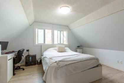 Garage Interior Photo of 34324 Mendham Street, Abbotsford, BC