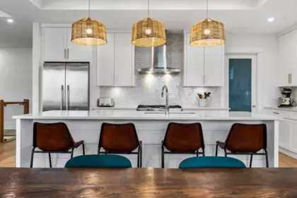 Kitchen Island Photo of 35990 Timberlane Drive, Abbotsford, BC