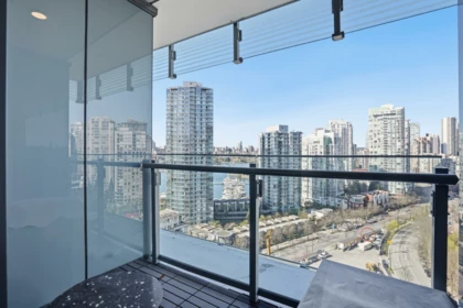 Entry Foyer Photo of 1887 87 Nelson Street, Vancouver, BC