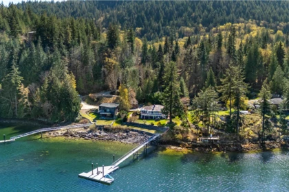 12881 Sunshine Coast Highway, Madeira Park, BC, Madeira Park — Single Family Residence for sale