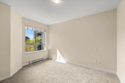 Entry Foyer Photo of 304 21009 56 Avenue, Langley, BC