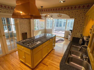 Pantry Photo of 5692 Marine Drive, West Vancouver, BC