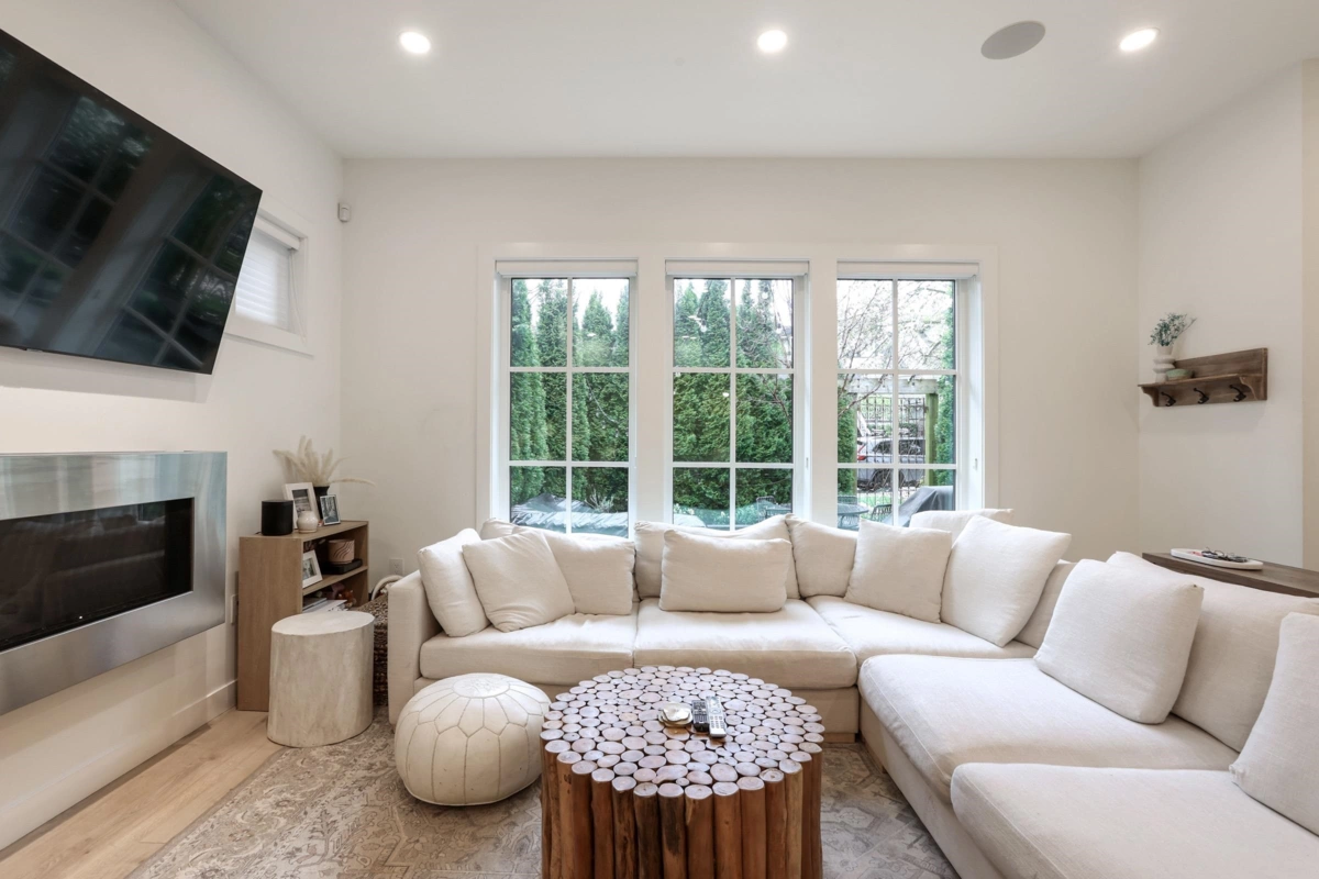 Family Room Photo of 1 3640 W 2nd Avenue, Vancouver, BC