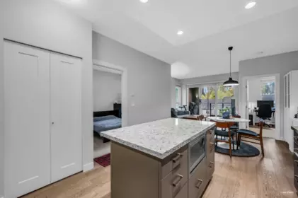 512 3399 Noel Drive, Burnaby, BC, Burnaby — Apartment/Condo for sale