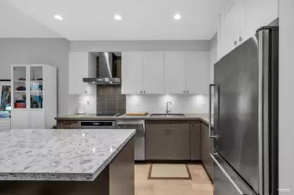 512 3399 Noel Drive, Burnaby, BC, Burnaby — Apartment/Condo for sale