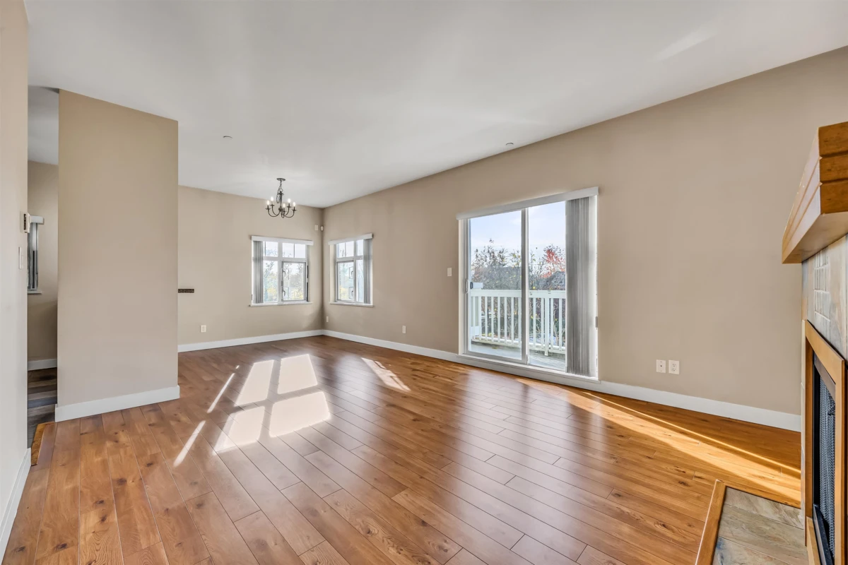 Dining Area Photo of 157 7388 Macpherson Avenue, Burnaby, BC