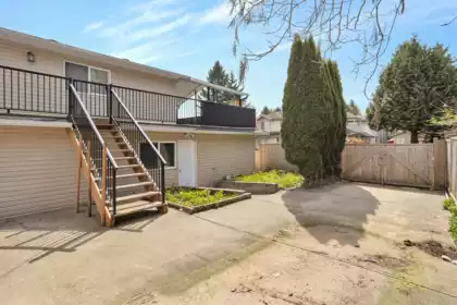 Hallway Photo of 6719 134 Street, Surrey, BC