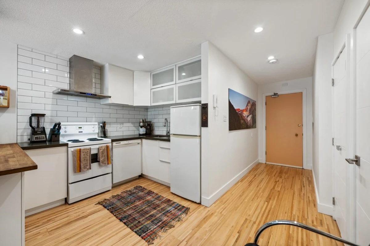 Dining Area Photo of 109 36 E 14th Avenue, Vancouver, BC