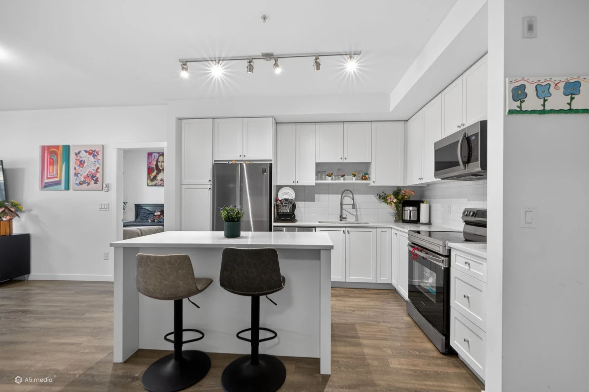 Dining Area Photo of 115 13623 81a Avenue, Surrey, BC