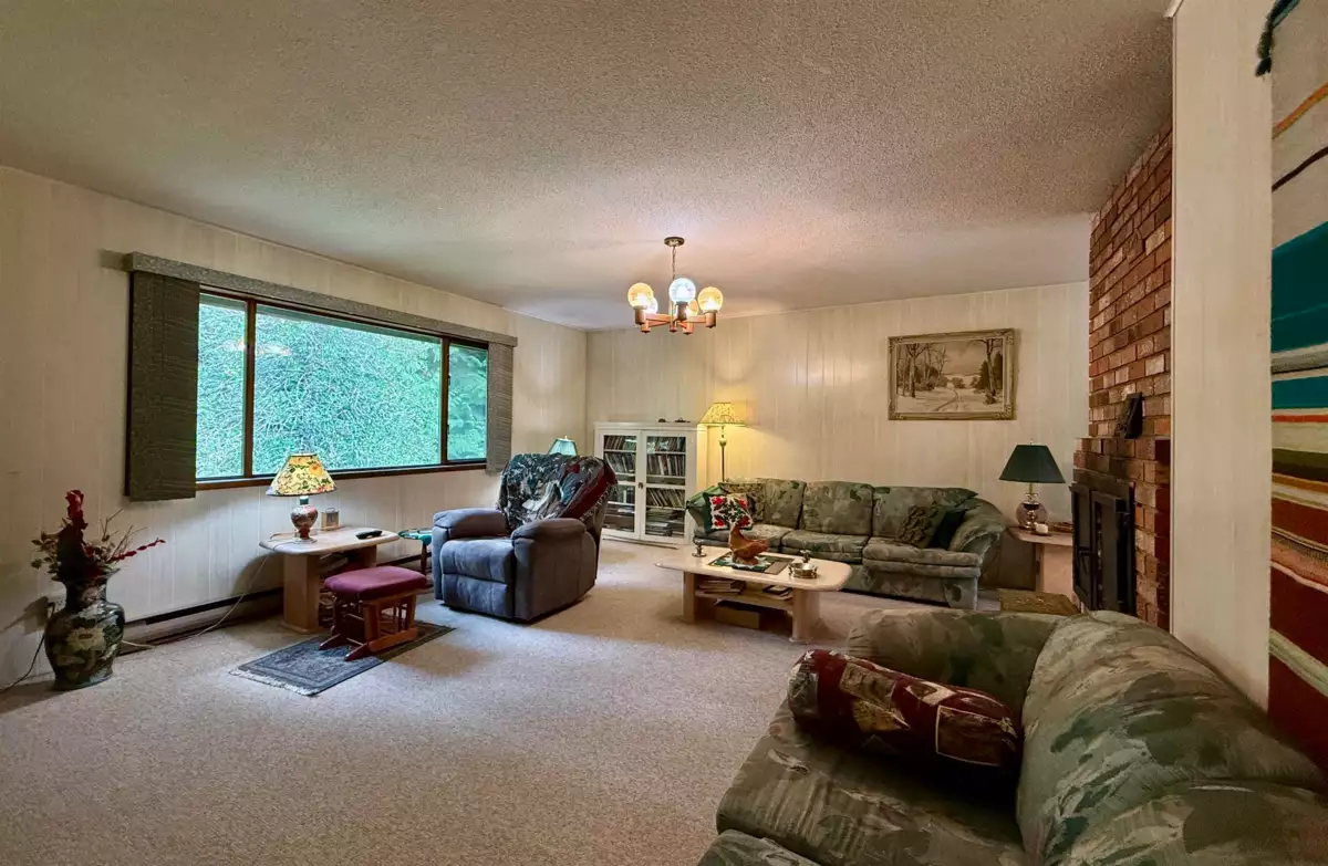 Dining Area Photo of 299 King Road, Gibsons, BC