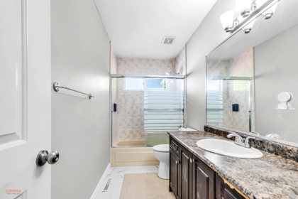 Hallway Photo of 32891 Bakerview Avenue, Mission, BC