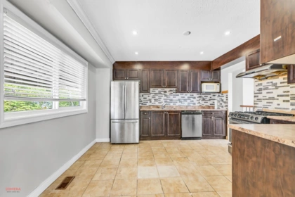 Mudroom Photo of 32891 Bakerview Avenue, Mission, BC