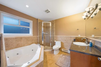 Hallway Photo of 17015 86a Avenue, Surrey, BC