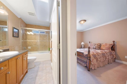 Hot Tub / Spa Photo of 17015 86a Avenue, Surrey, BC