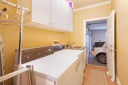 Laundry Room Photo of 17015 86a Avenue, Surrey, BC