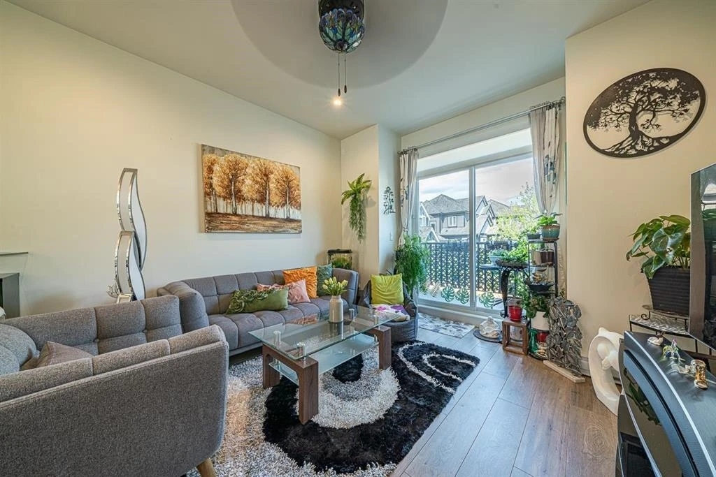 Dining Area Photo of 31 14541 Winter Crescent, White Rock, BC