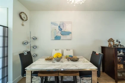 Kitchen Island Photo of 31 14541 Winter Crescent, White Rock, BC