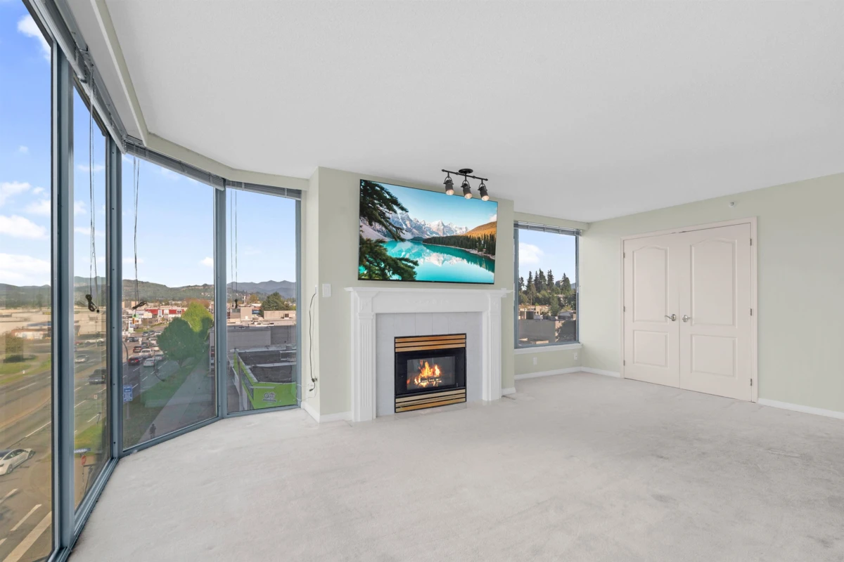 Family Room Photo of 502 32330 South Fraser Way, Abbotsford, BC