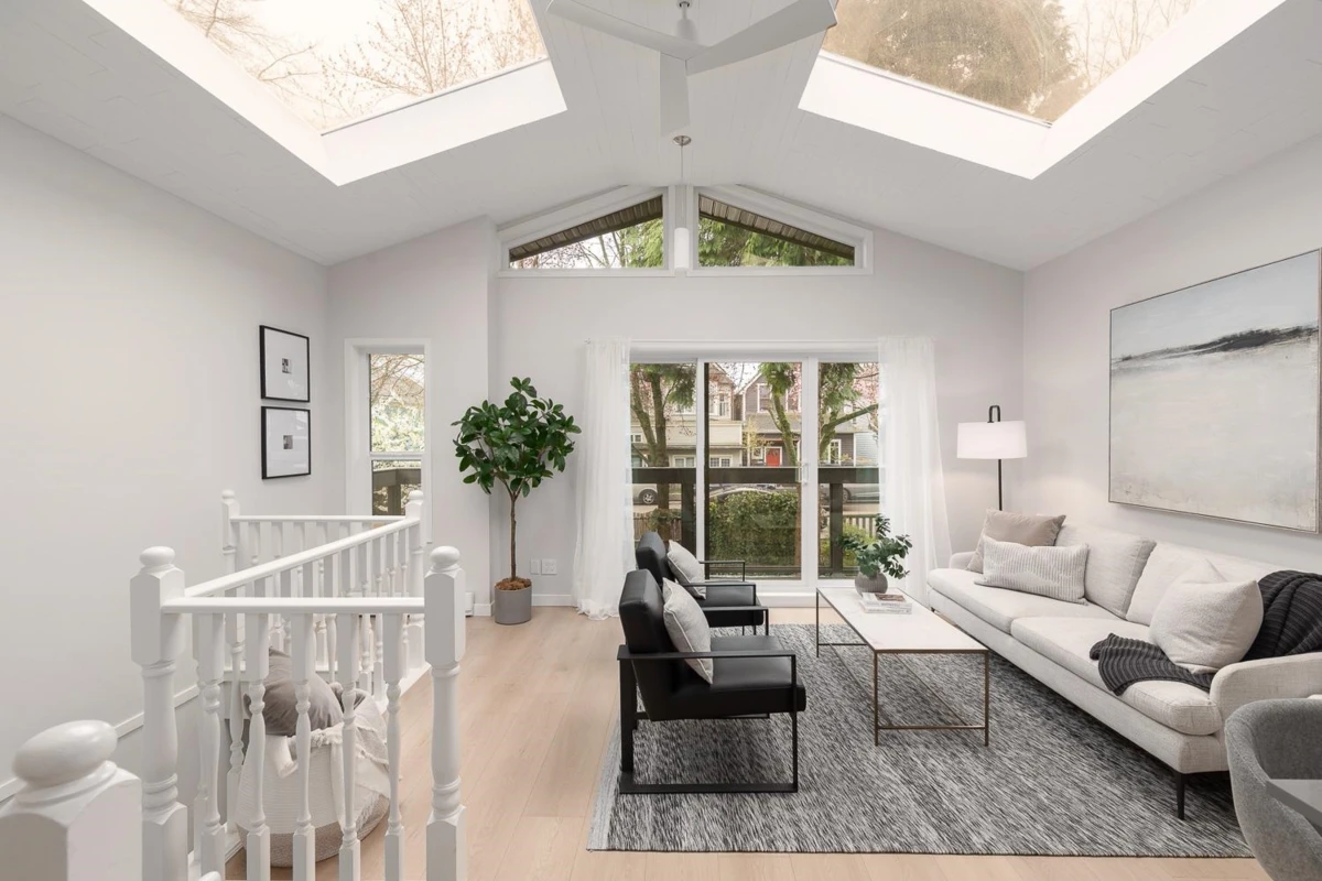 Family Room Photo of 721 E Pender Street, Vancouver, BC