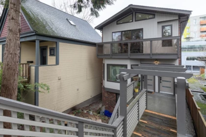 Backyard Photo of 721 E Pender Street, Vancouver, BC