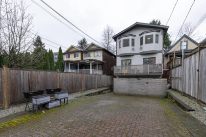 Staircase Photo of 721 E Pender Street, Vancouver, BC